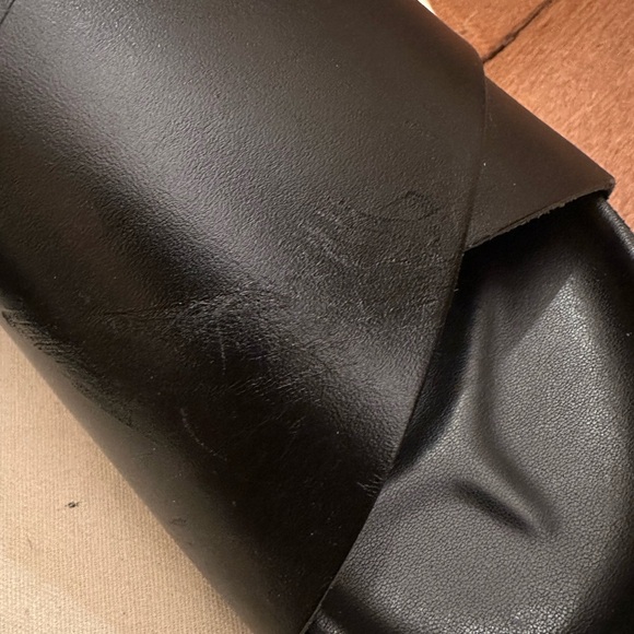 St Agni - crossover strap platform sandal - Picture 9 of 10